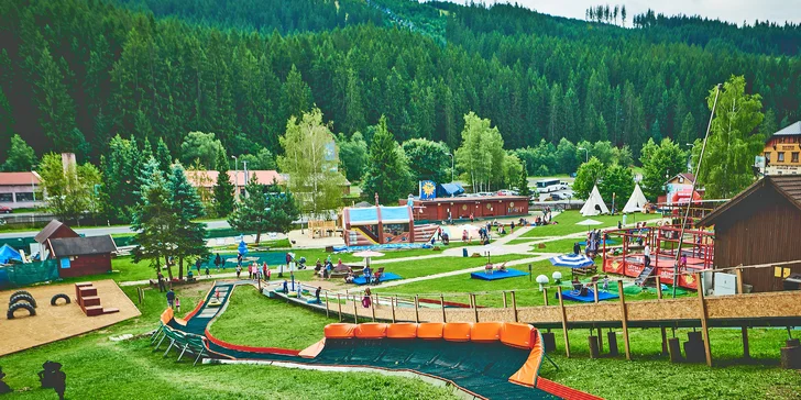 Vstup do Dětského letního parku i rodinný zážitkový večer s lanovkou a špekáčky na Bílé