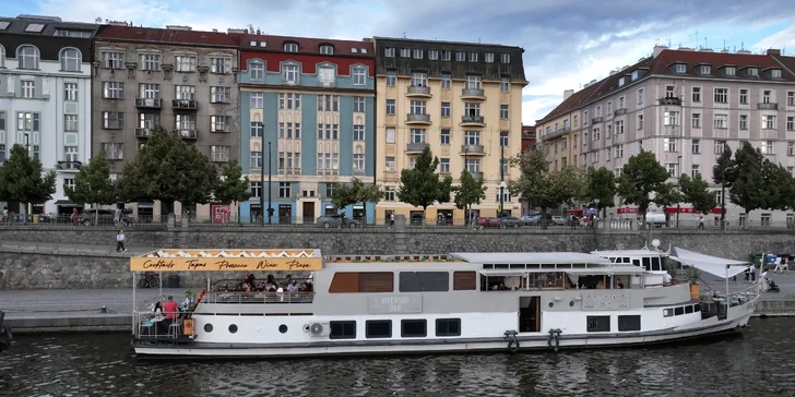 S láskou do Prahy: 4* hotel v centru, snídaně, láhev sektu i romanticky vyzdobený pokoj