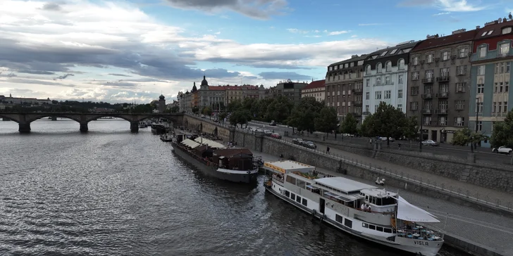 S láskou do Prahy: 4* hotel v centru, snídaně, láhev sektu i romanticky vyzdobený pokoj