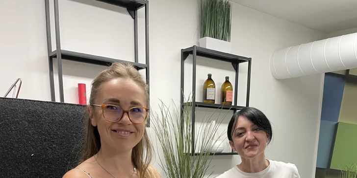 60minutová masáž dle výběru: celotělová, nohou či zad i liftingová masáž obličeje