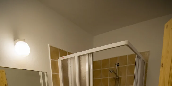 Zrekonstruované apartmány v Krušných horách s bazénem a koloběžkami
