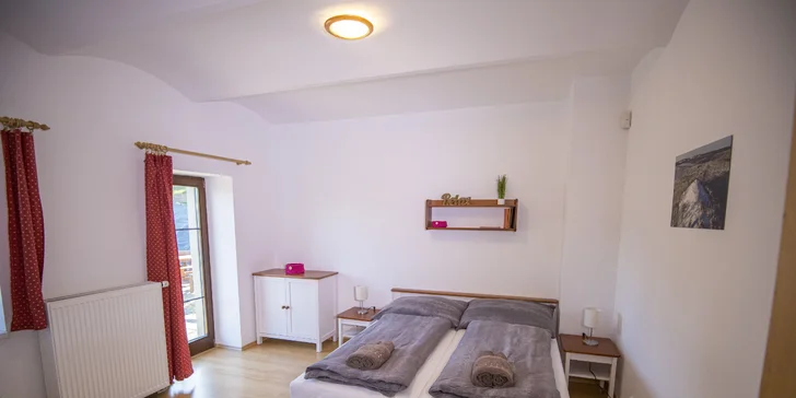 Zrekonstruované apartmány v Krušných horách s bazénem a koloběžkami