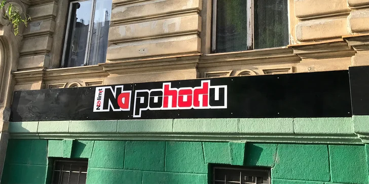 Alkoholický koktejl nebo maxi kýbl podle výběru: s vodkou, rumem i tequilou