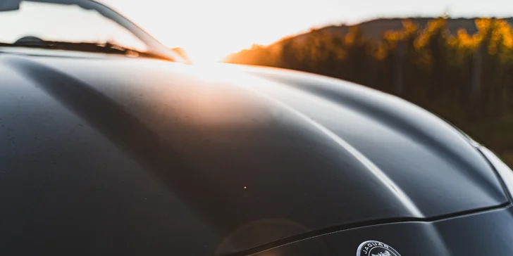 Pronájem auta Jaguar XK8 Convertible na Pálavě: pronájem na hodinu i 1-2 dny, dálnička