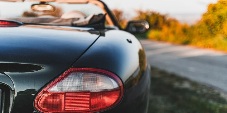 Pronájem auta Jaguar XK8 Convertible na Pálavě: pronájem na hodinu i 1-2 dny, dálnička