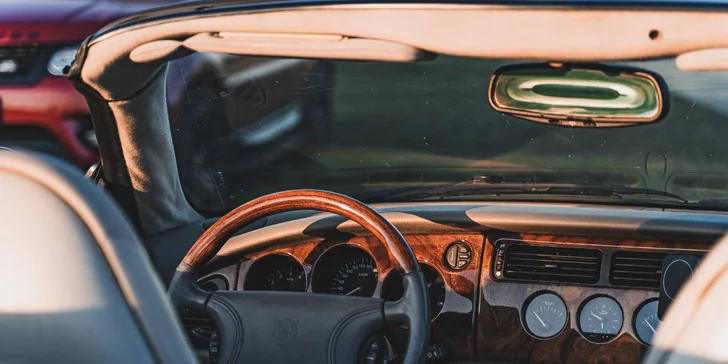 Pronájem auta Jaguar XK8 Convertible na Pálavě: pronájem na hodinu i 1-2 dny, dálnička