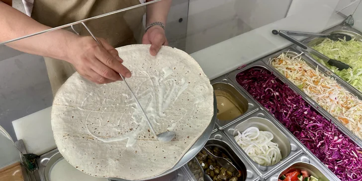 Kebab box s rýži či hranolky nebo dürüm tortilla s nápojem pro jednoho i dva