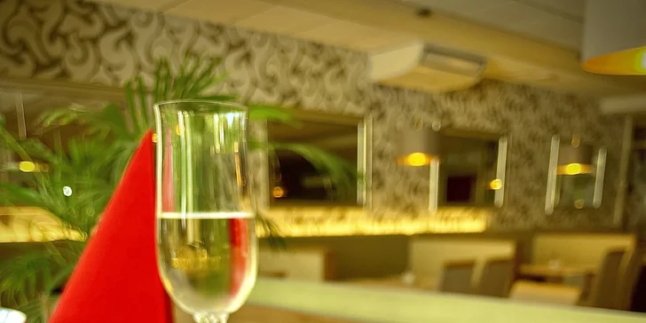 Tří- nebo čtyřchodové menu i s 2hod. vstupem do wellness pro 2 osoby