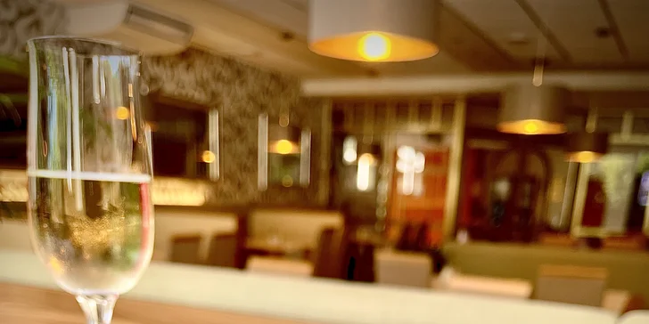 Tří- nebo čtyřchodové menu i s 2hod. vstupem do wellness pro 2 osoby