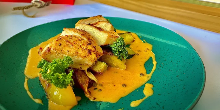 Tří- nebo čtyřchodové menu i s 2hod. vstupem do wellness pro 2 osoby