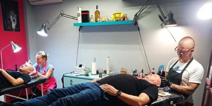 Z pleše strniště: tetování vlasů mikropigmentací
