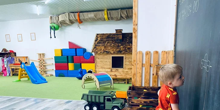 Neomezený vstup pro dítě do dětské herny a kavárny Chaloupka: dospělí zdarma