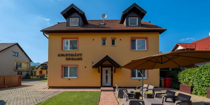 Pobyt v apartmánovém domě v Bešeňové se zahradou, altánem i grilem, kousek od aquaparku