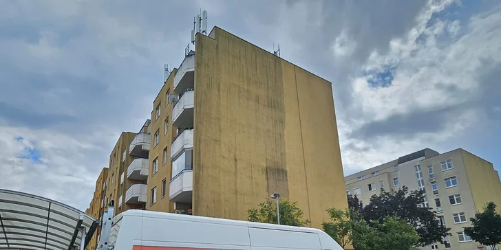 Komplexní servis: Profesionální čištění střechy, fasády, dlažby či terasy