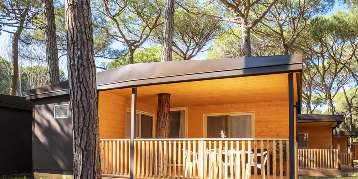 Last minute: rodinné letovisko kousek od Ravenny: mobilní domek či bungalov, bazény, možnost snídaně i plné penze