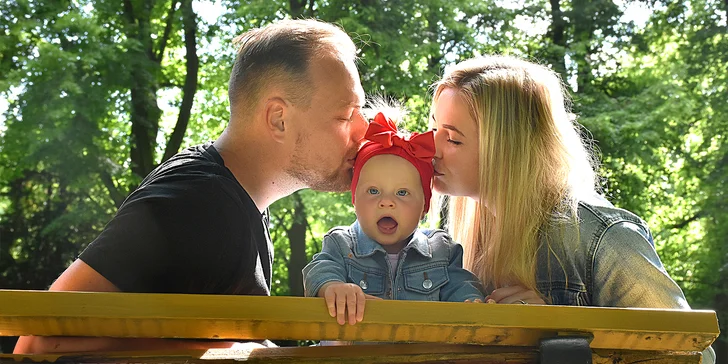 Hodina focení v ateliéru nebo venku: 20 či 40 snímků profesionální kvality