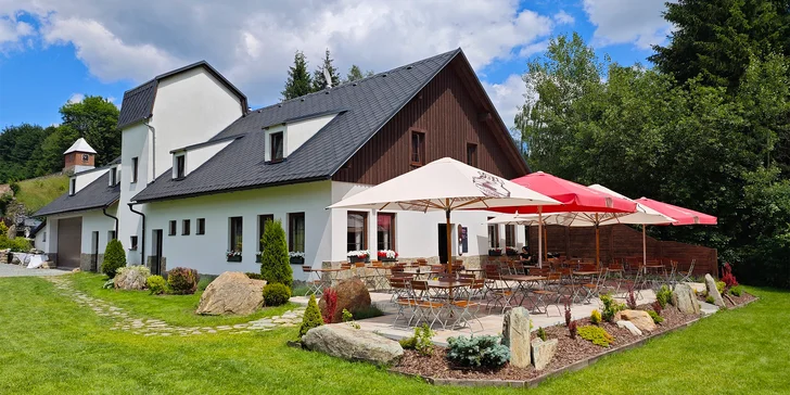 Apartmány na horské chatě v Jeseníkách vč. domácí stravy a neomezeného wellness s bazénem