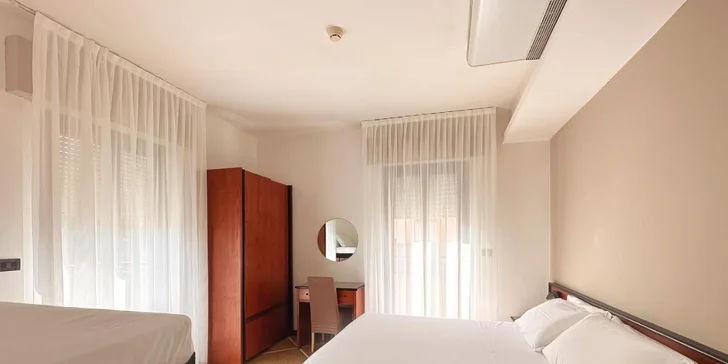Dovolená v italském Rimini: 3* hotel jen 150 m od písečné pláže, snídaně, děti do 2,9 let zdarma