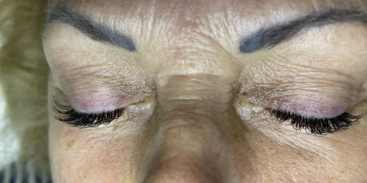 Laminace obočí, lash lifting či prodloužení řas metodou řasa na řasu
