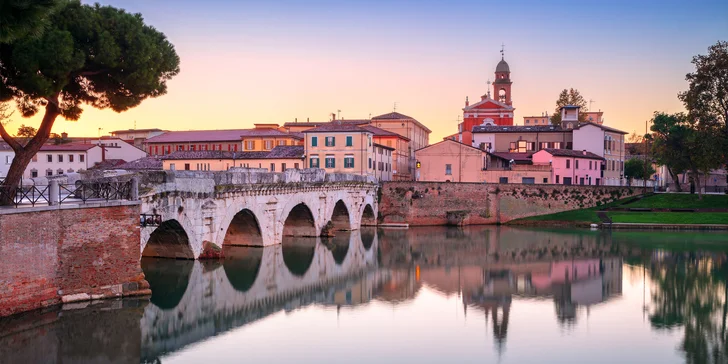Dovolená v italském Rimini: 3* hotel jen 150 m od písečné pláže, snídaně, děti do 2,9 let zdarma