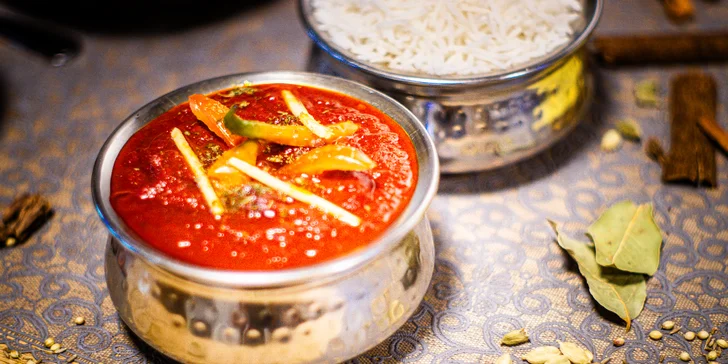 Indické menu pro 1 nebo 2 osoby: kuřecí, vege, jehněčí, krevety či hovězí