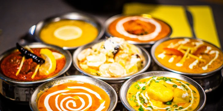 Indické menu pro 1 nebo 2 osoby: kuřecí, vege, jehněčí, krevety či hovězí