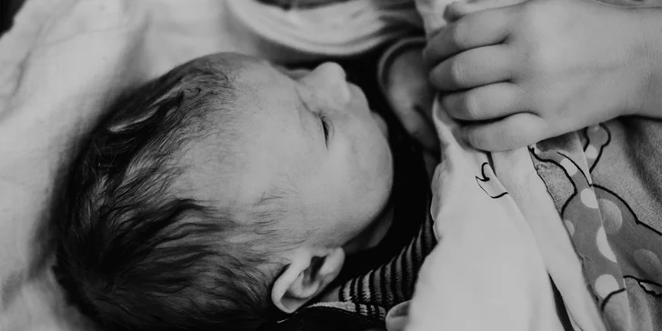 Lifestylové focení v exteriéru v okolí Loun a Mostu: rodinné, párové, těhotenské i focení se zvířaty