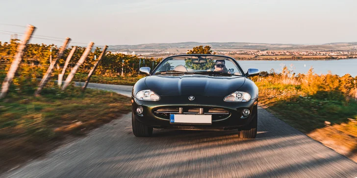 Pronájem auta Jaguar XK8 Convertible na Pálavě: pronájem na hodinu i 1-2 dny, dálnička