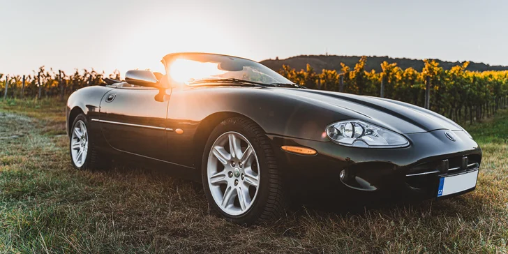 Pronájem auta Jaguar XK8 Convertible na Pálavě: pronájem na hodinu i 1-2 dny, dálnička