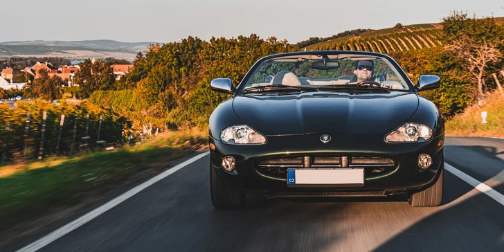 Pronájem auta Jaguar XK8 Convertible na Pálavě: pronájem na hodinu i 1-2 dny, dálnička