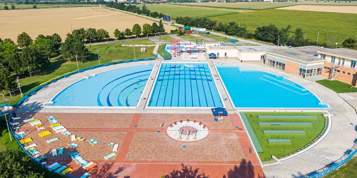 Letní vstupy do termálního koupaliště Vincov les pro dospělého i celou rodinu