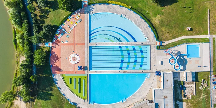 Letní vstupy do termálního koupaliště Vincov les pro dospělého i celou rodinu
