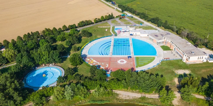Letní vstupy do termálního koupaliště Vincov les pro dospělého i celou rodinu