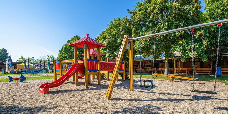 Letní vstupy do termálního koupaliště Vincov les pro dospělého i celou rodinu