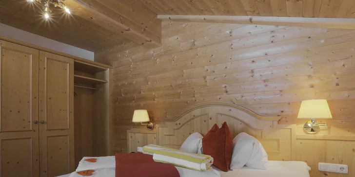 Tyrolsko a Kitzbühelské Alpy: snídaně či polopenze, wellness s jezírkem a 5 druhy saun
