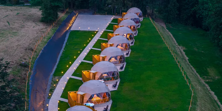 Romantický glamping s venkovní vířivkou jen kousek od Zakopaného