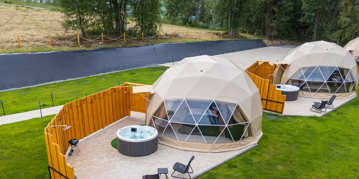 Romantický glamping s venkovní vířivkou jen kousek od Zakopaného