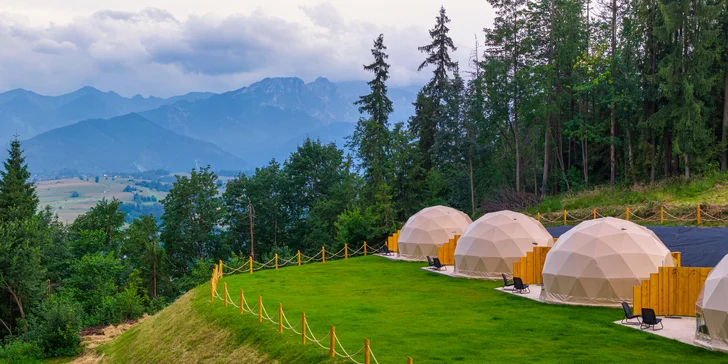 Romantický glamping s venkovní vířivkou jen kousek od Zakopaného