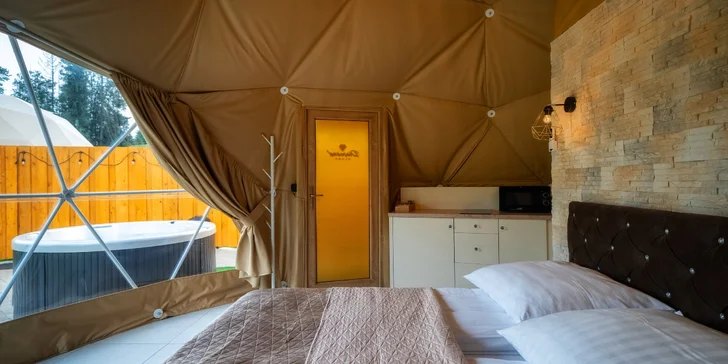 Romantický glamping s venkovní vířivkou jen kousek od Zakopaného