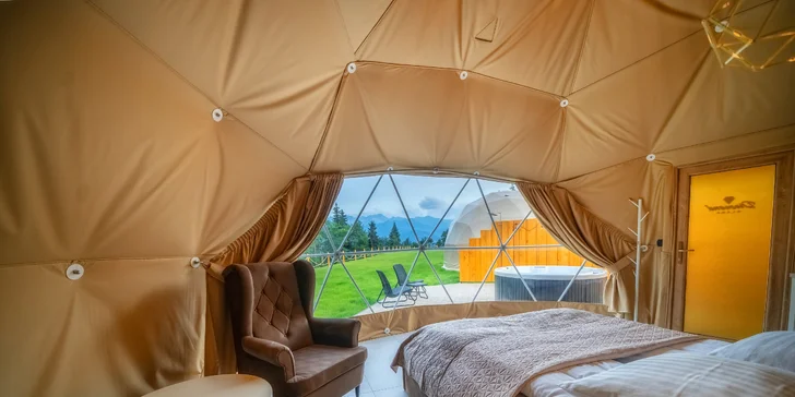 Romantický glamping s venkovní vířivkou jen kousek od Zakopaného