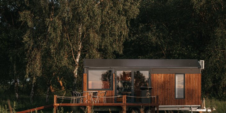 Tiny House Louis na Lipensku: skvělé vybavení včetně kuchyně a koupelny, překrásný výhled