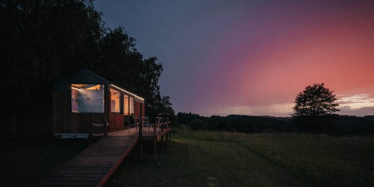 Tiny House Louis na Lipensku: skvělé vybavení včetně kuchyně a koupelny, překrásný výhled