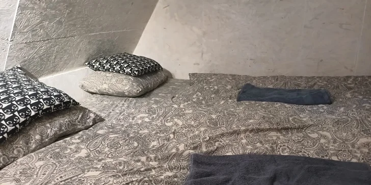 Pobyt ve stylové mini chaloupce uprostřed sázavských lesů