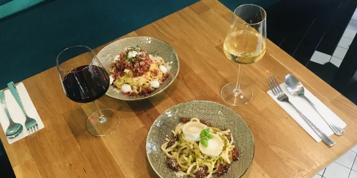 Pasta s nápojem dle výběru: vlastní výběr těstovin, omáčky i ingrediencí, voucher pro dva
