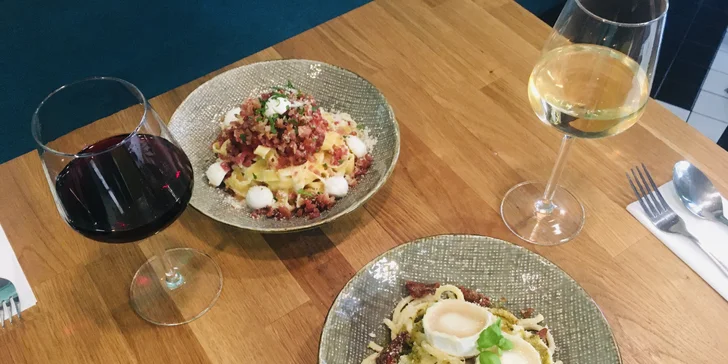 Pasta s nápojem dle výběru: vlastní výběr těstovin, omáčky i ingrediencí, voucher pro dva