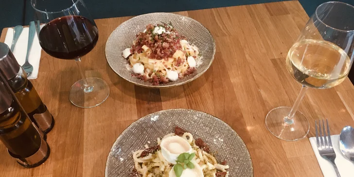 Pasta s nápojem dle výběru: vlastní výběr těstovin, omáčky i ingrediencí, voucher pro dva