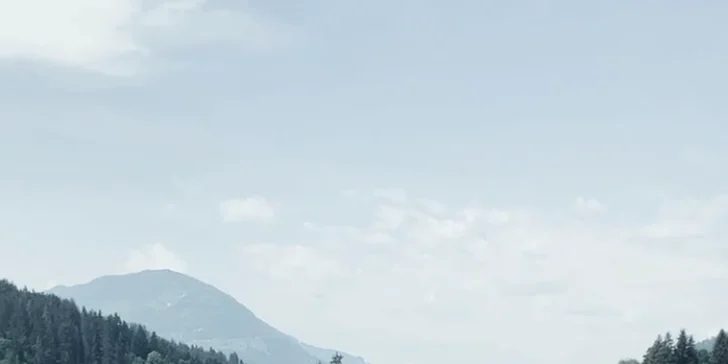 Tyrolsko a Kitzbühelské Alpy: snídaně či polopenze, wellness s jezírkem a 5 druhy saun