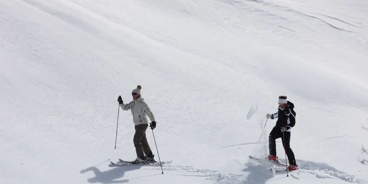 Lyžování i wellness v italských Alpách: hotel v obci Ravascletto, snídaně či polopenze i 28 km sjezdovek