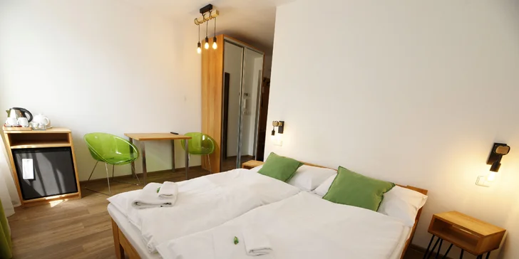 Aktivní odpočinek v moderním hotelu v Krkonoších: snídaně či polopenze, koloběžky i vstup do lanového parku