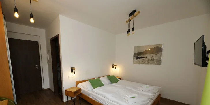 Aktivní odpočinek v moderním hotelu v Krkonoších: snídaně či polopenze, koloběžky i vstup do lanového parku